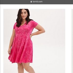 Hot pink dress TORRID size 1